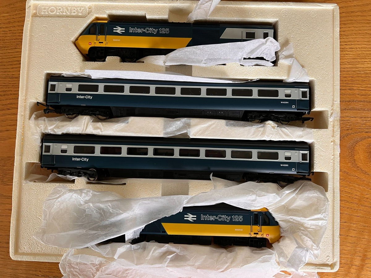 Hornby R2296 125 HST Train Pack UK