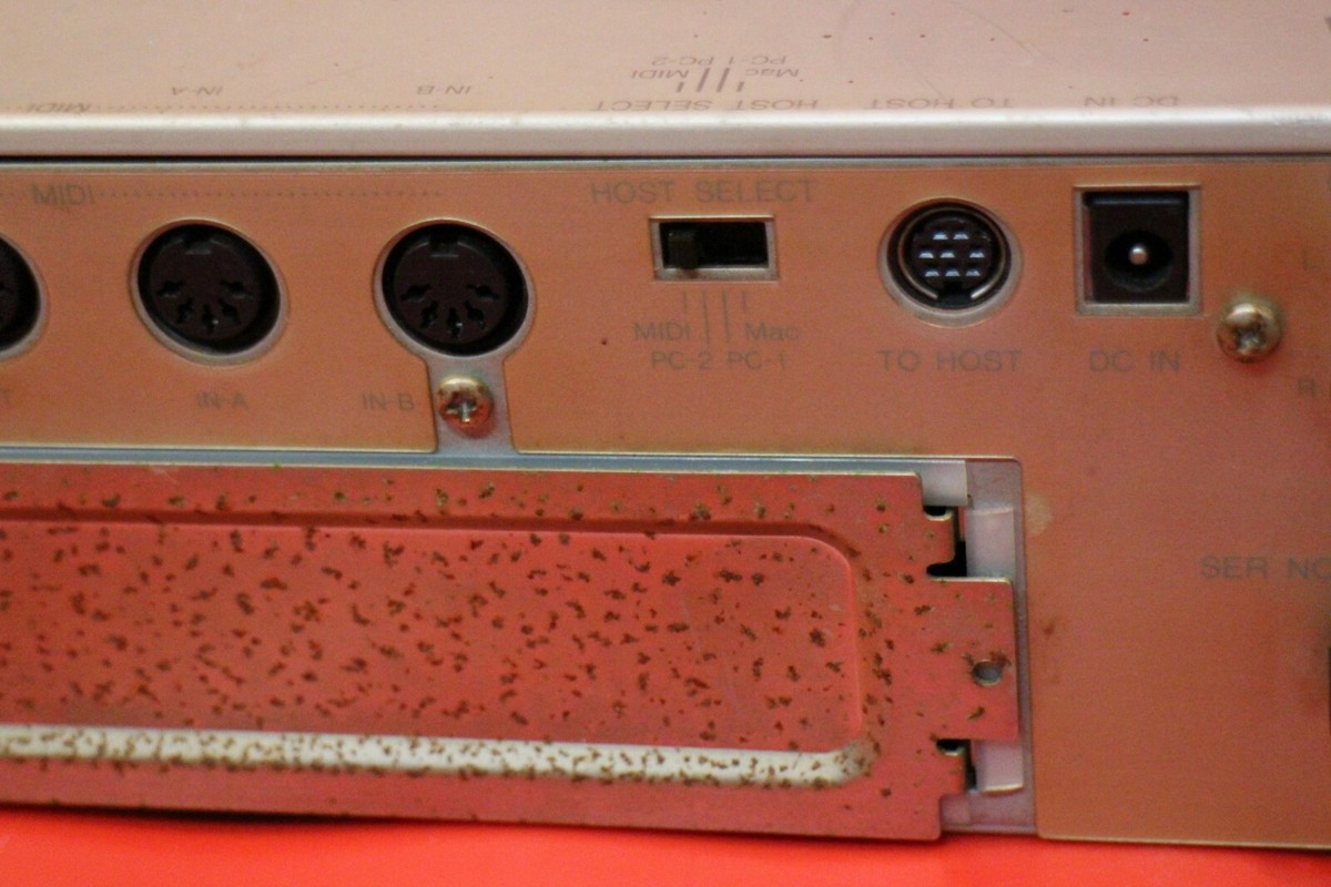 USED YAMAHA MU-128 Sound Module Tone Generator from Japan U2837