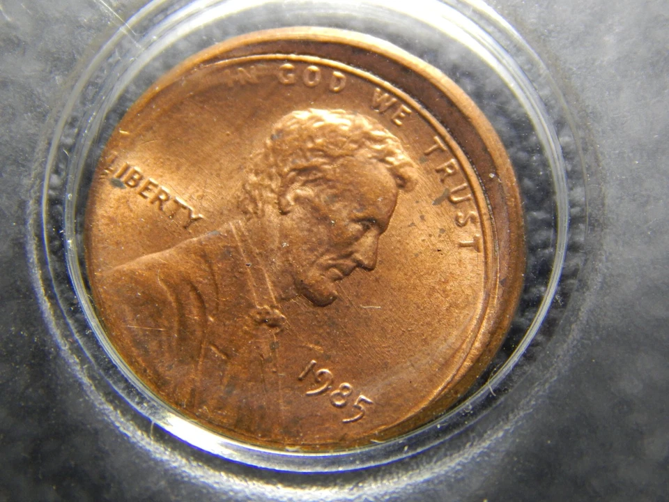 1985 Lincoln Penny HUGE Rare Offset Strike Mint Error RED Lustrous Coin - Image 3 of 4