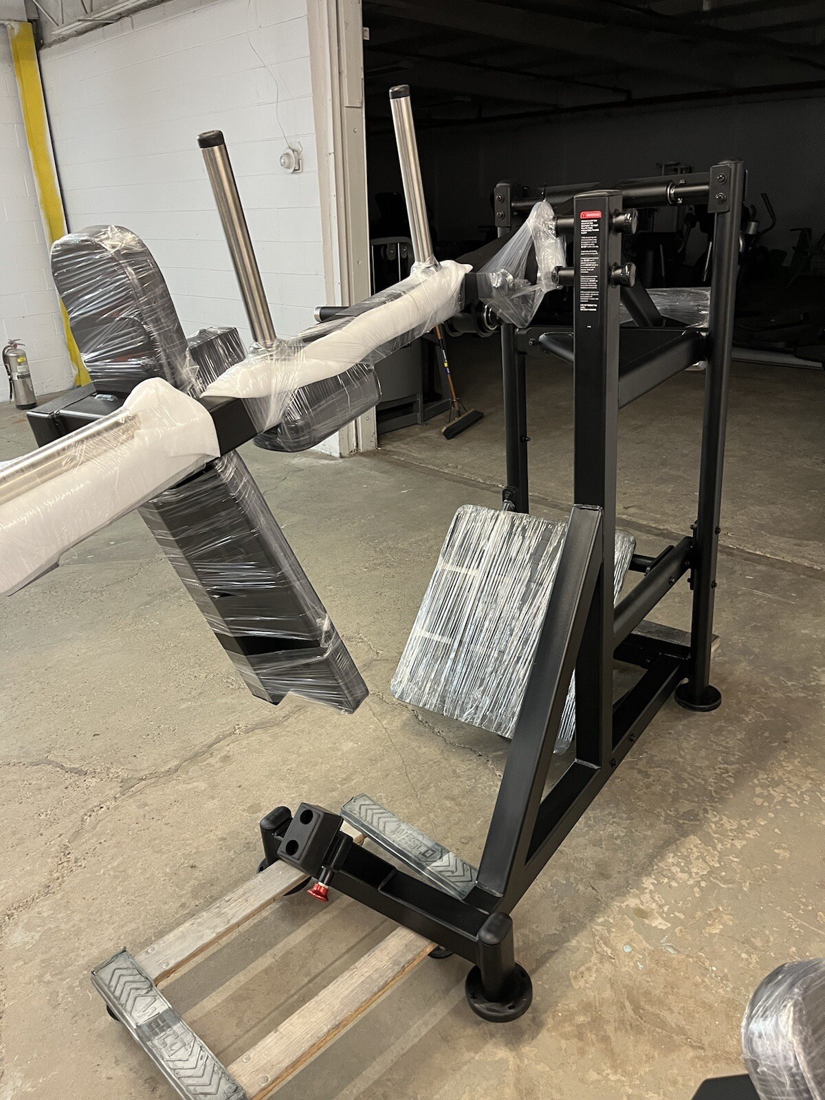 Atlantis Pendulum Squat New! eBay