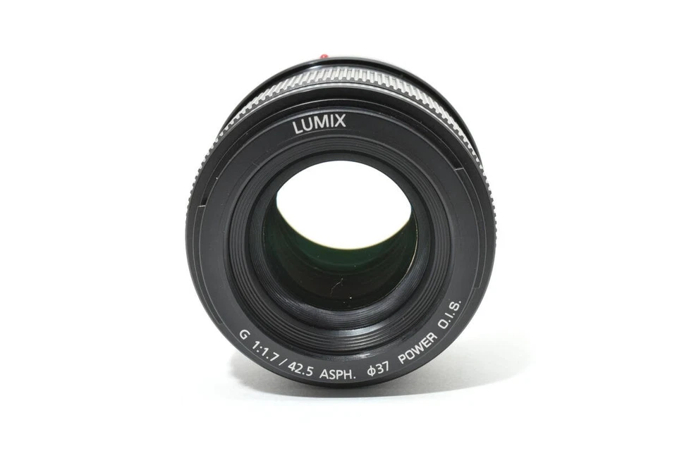 Panasonic Lumix G 42.5mm f1.7 Asph Power OIS - Image 3 of 4