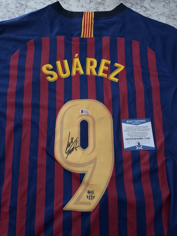 Luis Suarez Autographed Signed Barcelona Football Jersey - Beckett Authenticated