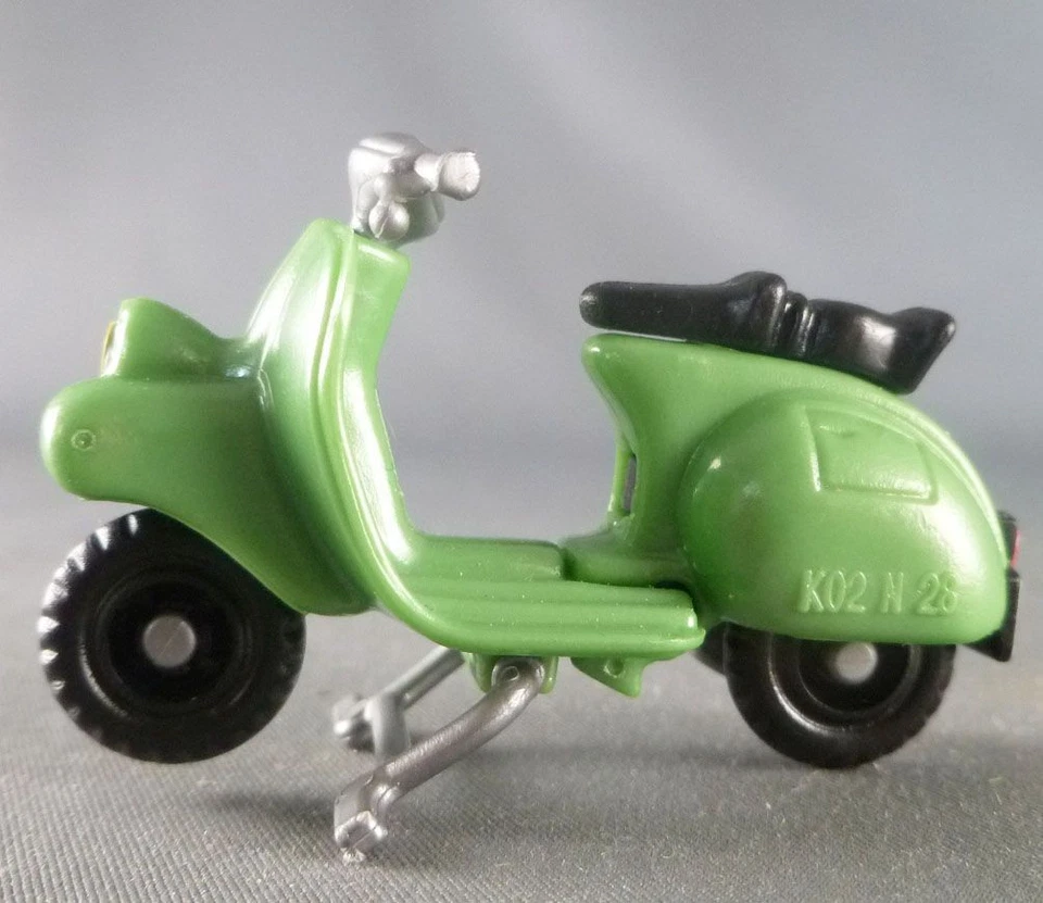 Kinder K02 28 Scooter Vespa Lambretta Vert 5 cm - Photo 2/4