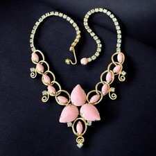 Collana Lucite Rosa Dichiarazione Strass Blu Metà Secolo Floreale Tono Oro