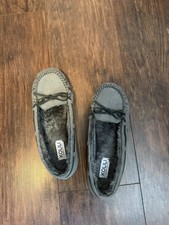 Kolili Gray Moccasin Slippers Womens Size 9 Faux Fur Lining
