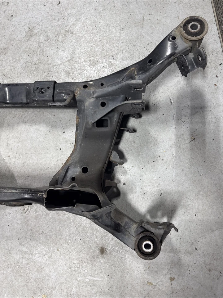 Subchasis de suspensión trasera Scion FRS Subaru BRZ 86 2013 OEM USADO Foto 2 de 4