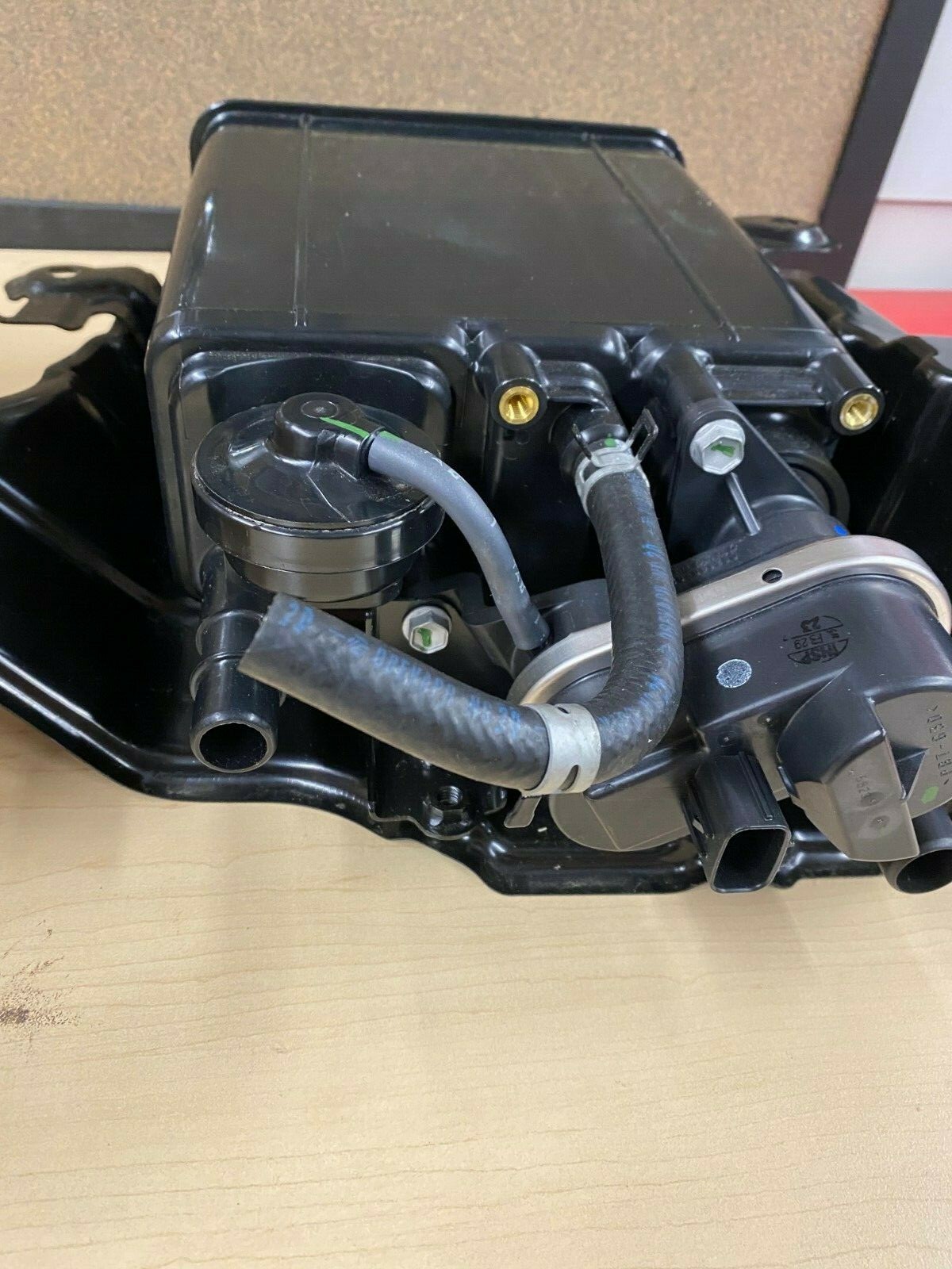 TOYOTA GENUINE OEM 20062012 RAV4 NEW CHARCOAL VAPOR CANISTER