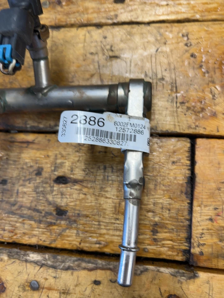 Cadillac SRX STS CTX 2004-2006 Buick Allure Lacross Rendezvous 3,6 L riel de combustible Foto 2 de 4