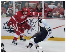 Justin Abdelkader Detroit Red Wings AUTOGRAPHED 8x10 PHOTO SIGNED HARD CHECK