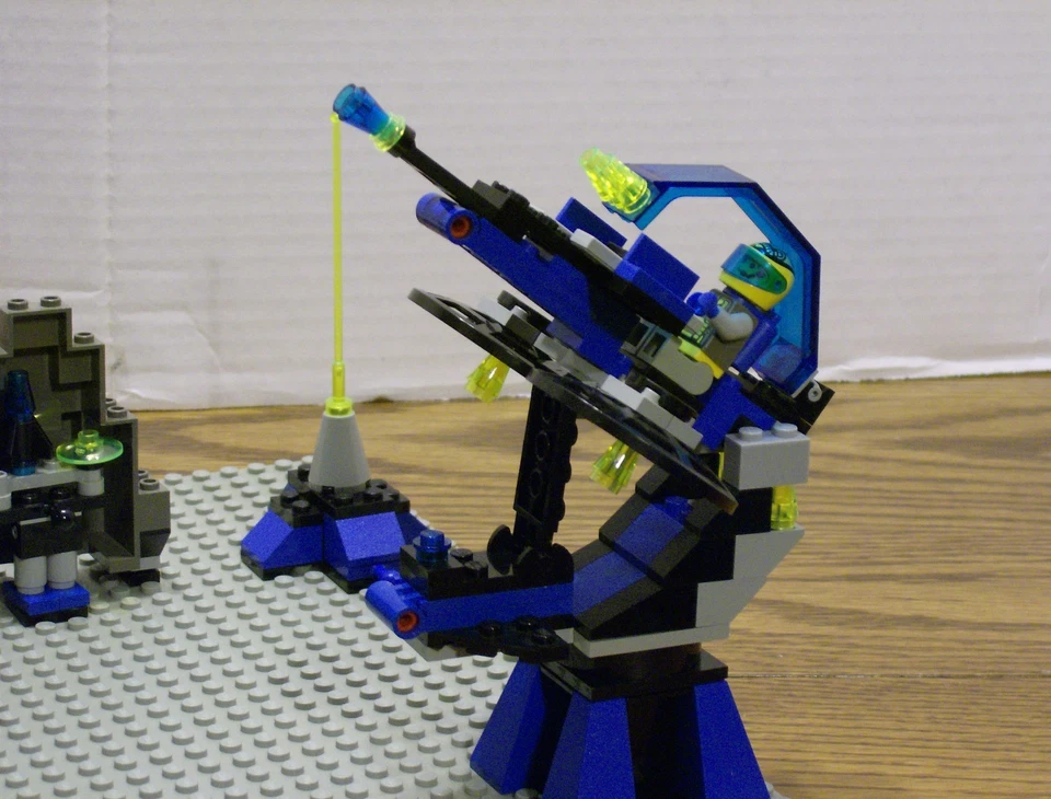 Lego 1793 Space Unitron SPACE STATION ZENON Complete w/Instructions - Image 2 of 4