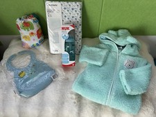 Babykleidung Babybedarf Set Strampler Overall Größe 74/80 Trinkflasche Neu OVP