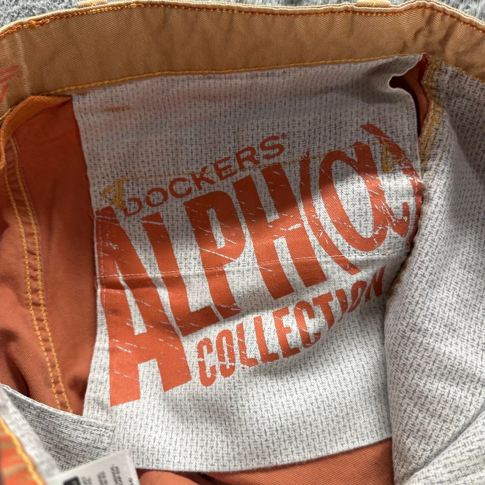 Pantalones chinos Dockers para hombre 33x30 naranja colección Alpha ajustados cónicos ropa de trabajo Foto 4 de 4