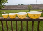 Pyrex Shenandoah Nesting Mixing Bowls Yellow & GreenSet of 4- 401 402 403 404