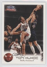 1999-00 Fleer Focus Toni Kukoc #55 1z2