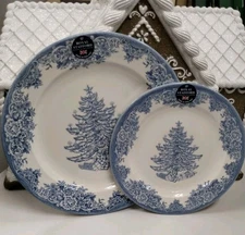 Royal Stafford 8 pc BLUE WHITE CHRISTMAS TREE 4 ea Dinner & Salad NEW
