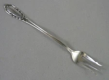 JOHN HANCOCK by LUNT - STERLING SILVER OYSTER FORK - 5 15/16 inch 18 gm NO MONO