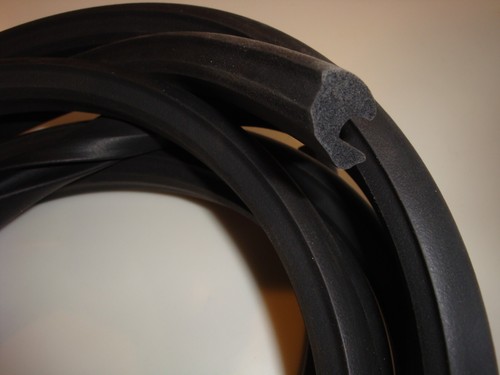 (2800) XL Jaguar 420 & S-type Bootlid Trunk Seal - Picture 3 of 3