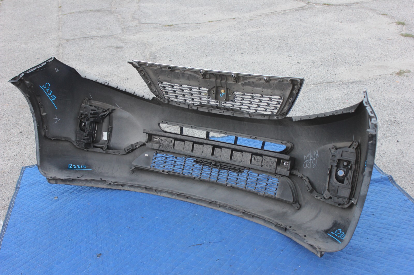 14-15 KIA SORENTO FRONT BUMPER ASSEMBLY FOG COVER GRILL FOAM GENUINE OEM BROWN