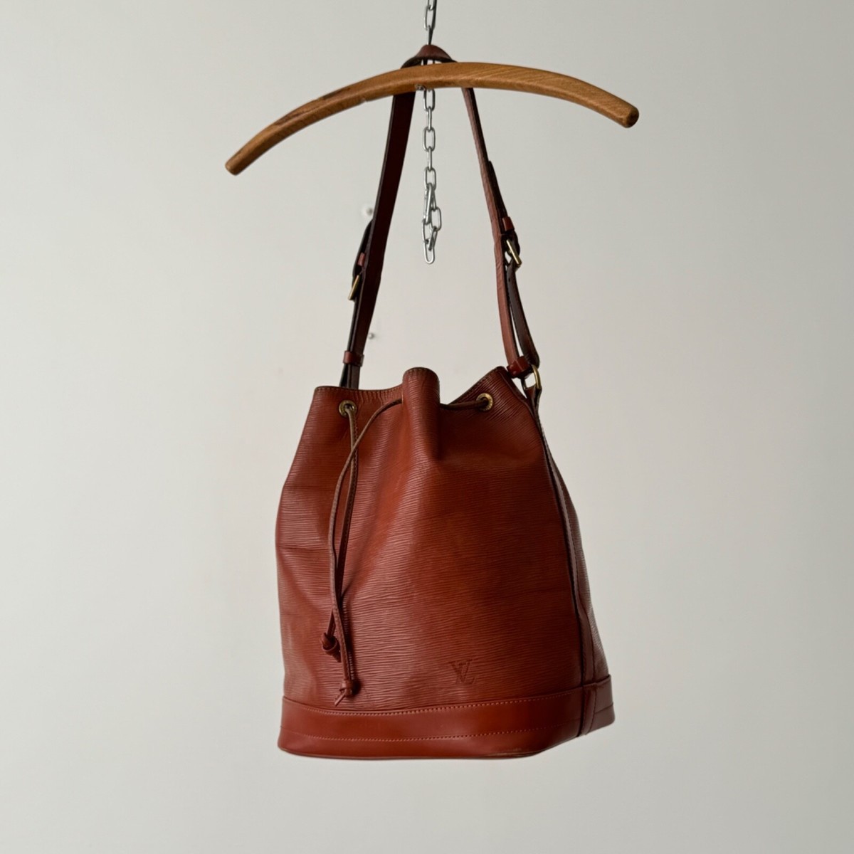 90s Vintage Louis Vuitton 1994 Epi Petit Noe Leather Bucket Bag 