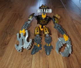 LEGO BIONICLE: Carapar (8918) Complete With Squid And Instructions
