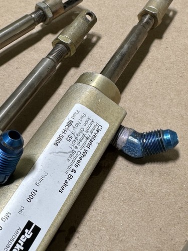 Beechcraft C23 Cleveland 10-55 Brake Master Cylinders (3926) - Foto 9 di 9
