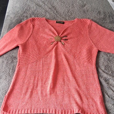 Maily Fashion Damen Feinstrickpullover Blumenknopf V-Ausschnitt Rosa Größe L