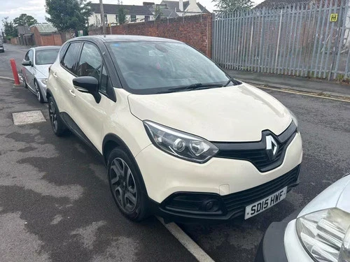 2015 Renault Captur, photograph 9
