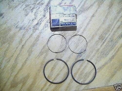 YAMAHA YA6 372-11601 FOURTH OVER PISTON RING SET 1 QUANTITY OEM FREE SHIPPING - Foto 1 di 1