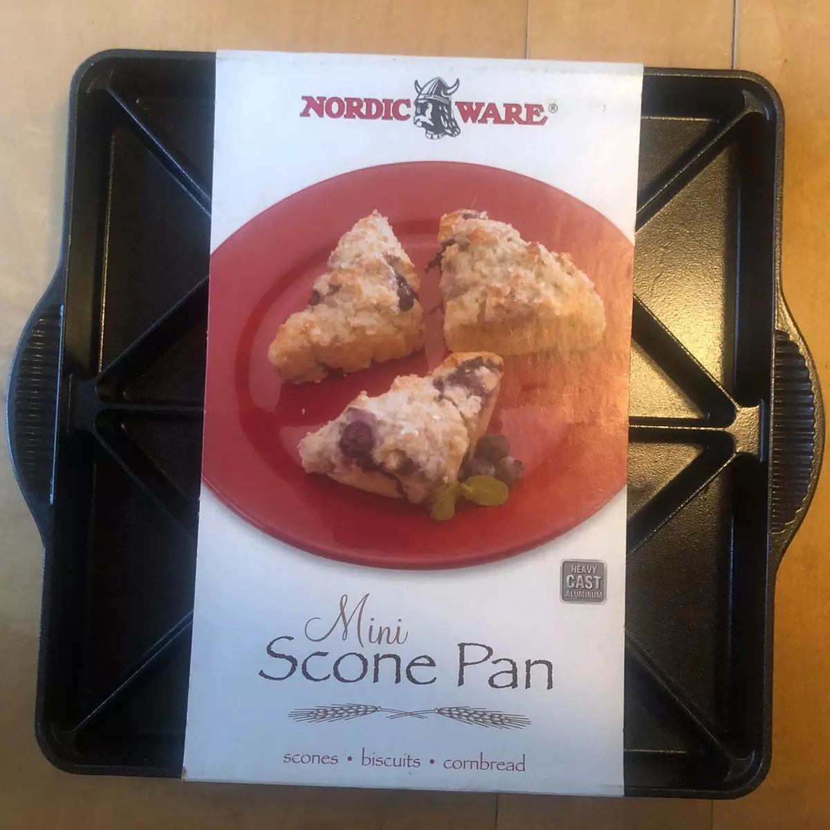 Nordic Ware - Scone & Cornbread Pan