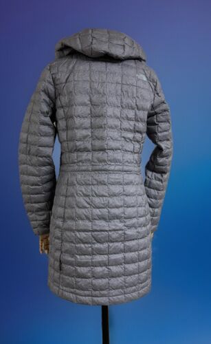 Neu mit Etikett brandneu THE NORTH FACE ThermoBall Eco isolierter Damenparka mit Kapuze – grau - Bild 19 von 20