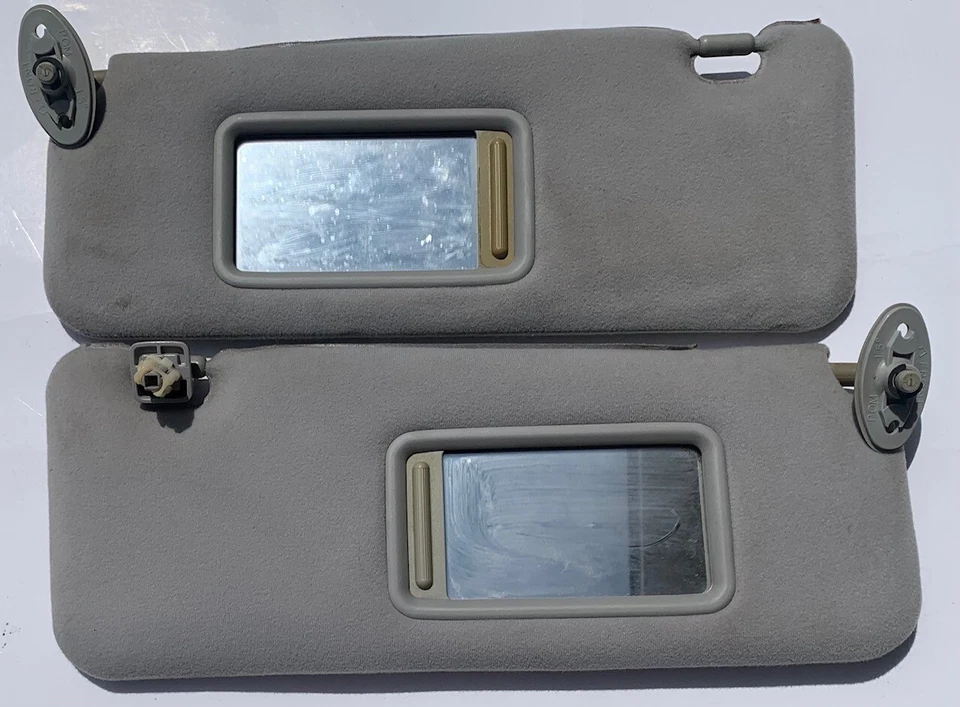 SCION TC 2005-2010 Gris OEM PARASOLES Conductor Pasajero PAR DE SOMBRAS Izquierda/Derecha Foto 2 de 3