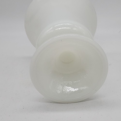 Napco Milk Glass Urn Wase 6" Cleveland USA - Picture 4 of 6