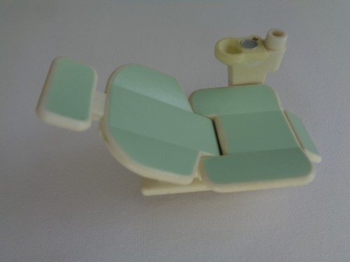 Statua e sedia dentista coniglio bianco Sylvanian Families - Foto 5 di 7