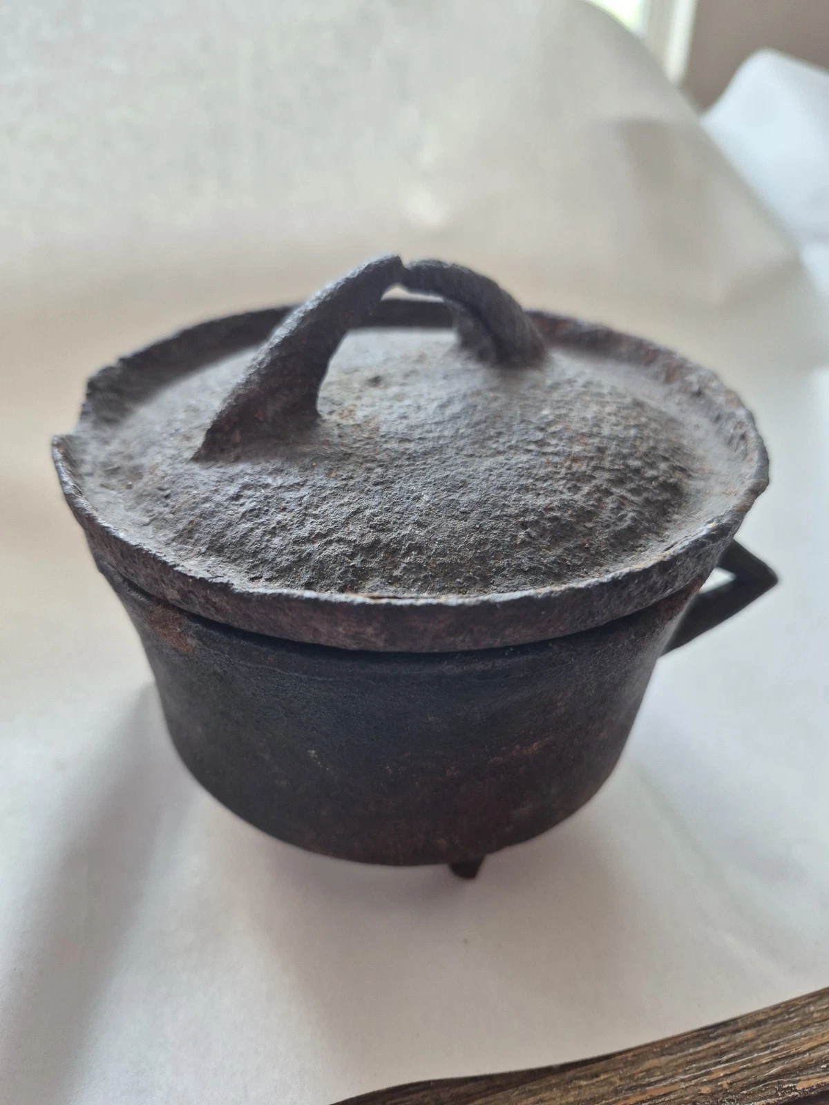 Antique Gate Marked Dutch Oven Footed
Opens in a new window or tab