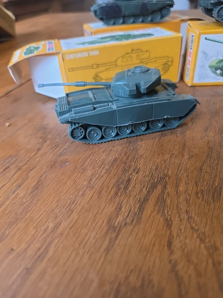 Vintage Airfix Ho-00 Scale Centurion Tanks x 3 - Image 3 of 4