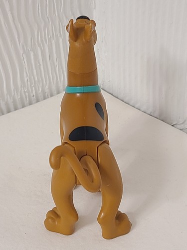 Scooby Doo Dog Action Figure Basic Fun Inc & HB Articulated 4.25" T× 4" L× 2" W - Picture 2 of 8