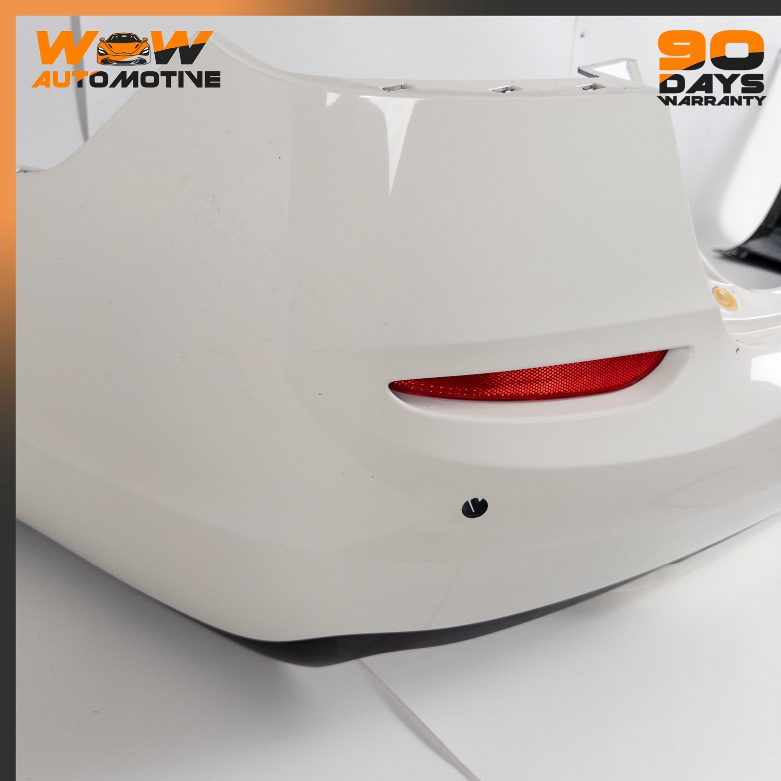 13-19 MASERATI QUATTROPORTE GTS REAR BUMPER COVER REFLECTOR ASSEMBLY WHITE OEM