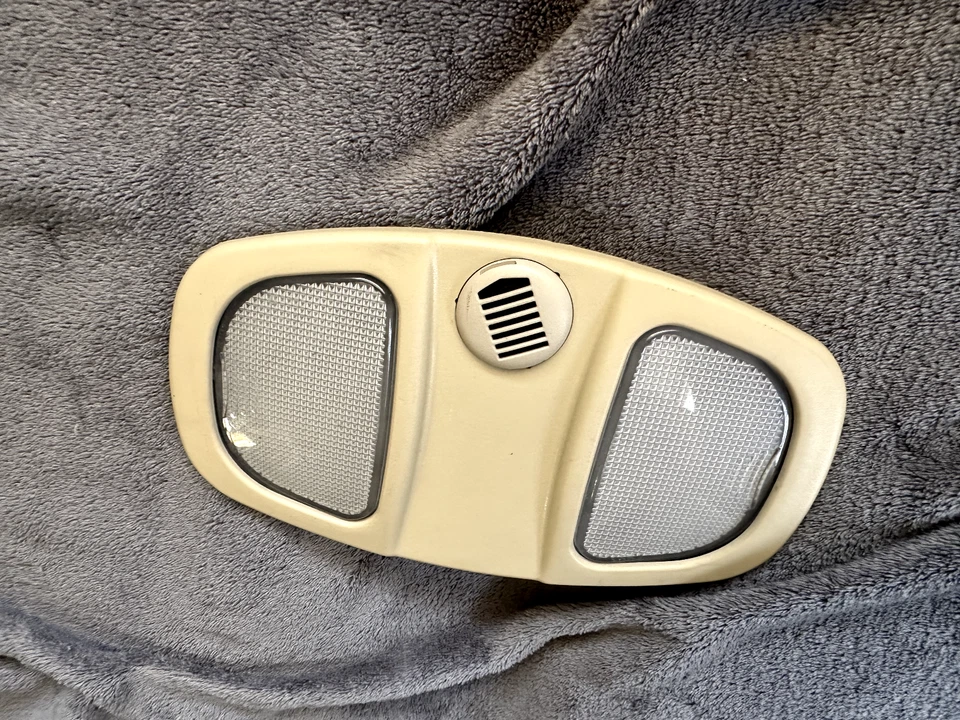 02-07 GM CHEVY Saturn VUE Torrent Bronceado Cúpula Cubierta de Lente Foto 3 de 4