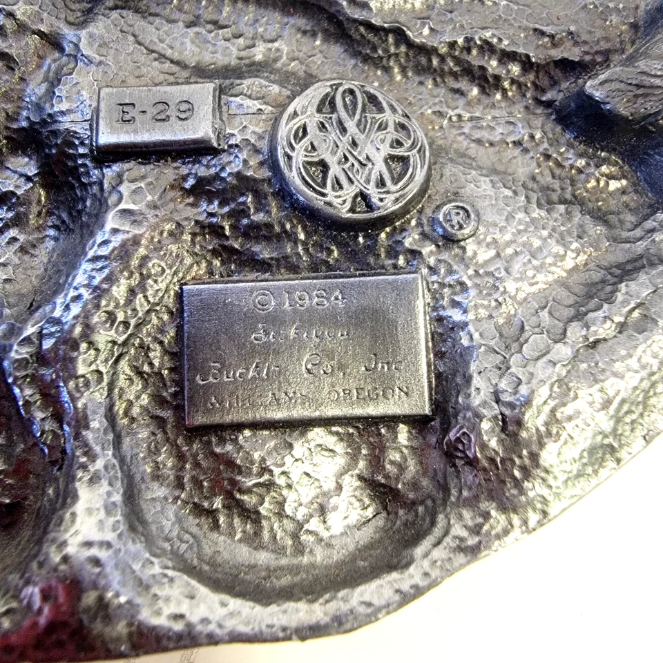 Hebilla de cinturón vintage 1984 música country peltre metal esmalte incrustado bonitos detalles Foto 3 de 4