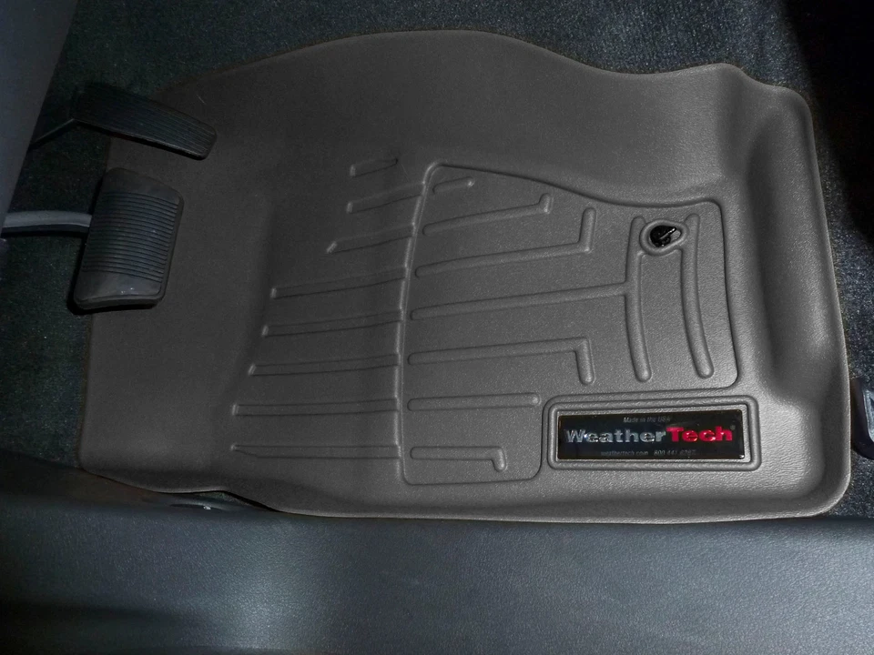 Alfombrillas WeatherTech revestimiento para Jeep Liberty - 1ª fila Foto 2 de 4