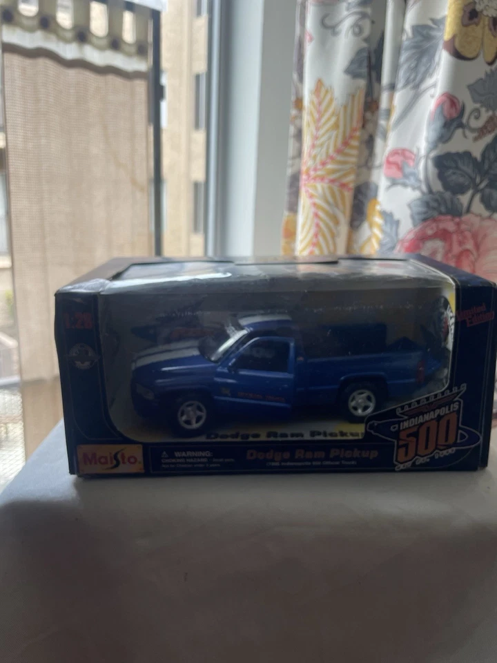 Camioneta oficial Dodge Ram Maisto 1996 Indianapolis 500 camioneta 1:26 nueva en caja Indy 31916 Foto 4 de 4