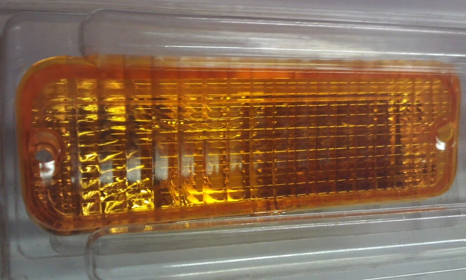 Glo-Brite 7412-1 Park Turn Signal Light for 1983-88 Ford Ranger & Ford Bronco II - Image 2 of 3