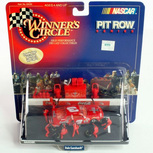 NASCAR 1998 Winners Circle 1:64 Pit Row Dale Earnhardt Coca-Cola Car UU20 - Picture 11 of 11
