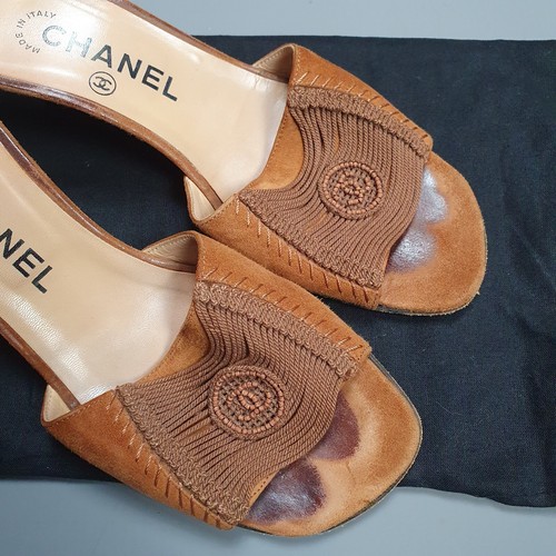 Chanel Sandals Mules with 3.5cm Kitten Heels Size 36.5 Open Toe Suede - Picture 2 of 8