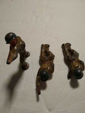 VINTAGE BARCLAY POD FOOT  TWO PRONE SOLDIERS