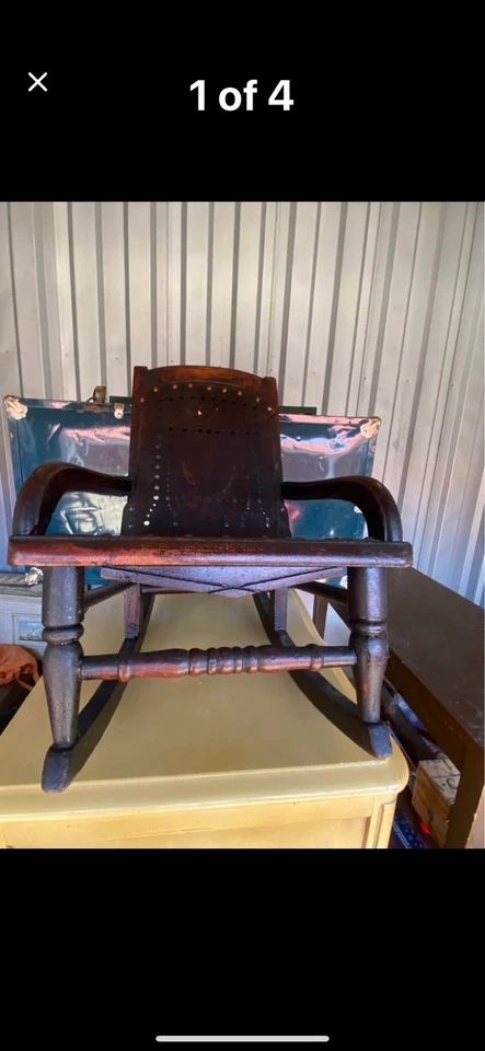 Mecedora antigua tamaño infantil Foto 4 de 4