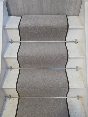 Treppen Teppich Läufer 6,8m - 50cm breit - bis zu 14 Stufen - grau - mittelflorig