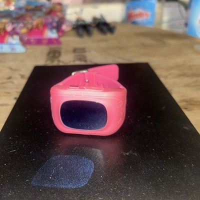 Looks And Works great   Q5O Kids Silicone Gps Tracking Watch!
