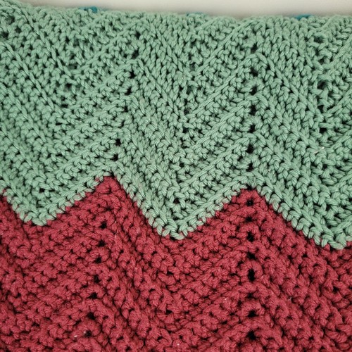 Vintage 70s Handmade Chevron Zigzag Crochet Afghan Blanket 40"x78" Granny Throw - Picture 5 of 9