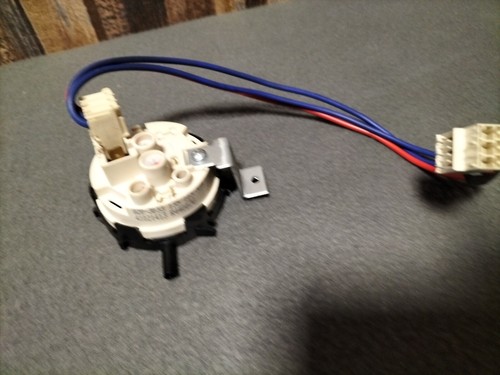 Ersatzteil aus Waschmaschine Candy C1 145 - Druckwächter